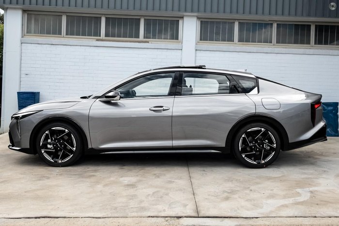 2024 Kia K4 GT-Line