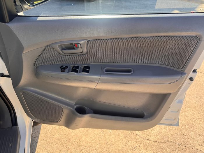 2008 Toyota Hilux Workmate TGN16R MY08 4x2 Glacier White