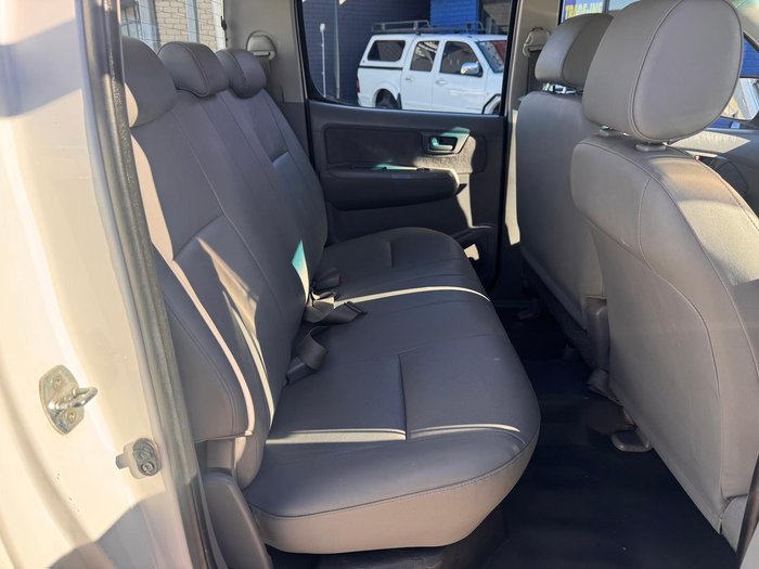 2008 Toyota Hilux Workmate TGN16R MY08 4x2 Glacier White