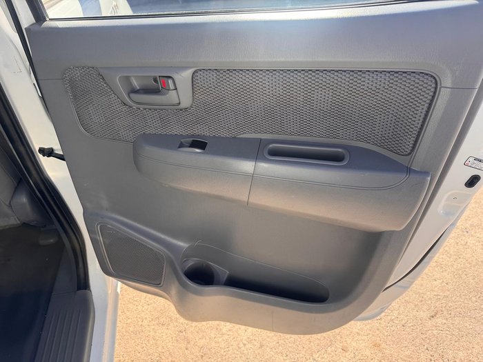 2008 Toyota Hilux Workmate TGN16R MY08 4x2 Glacier White