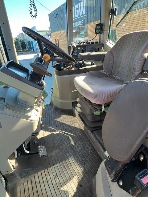 2005 TRACTOR John Deere 6520