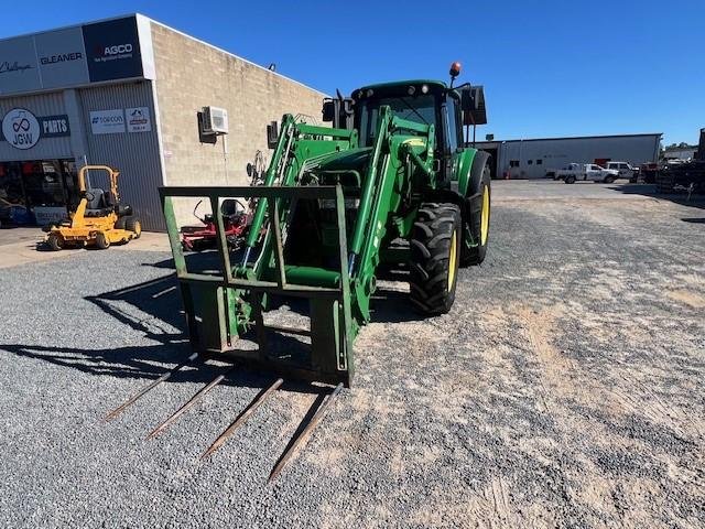2005 TRACTOR John Deere 6520