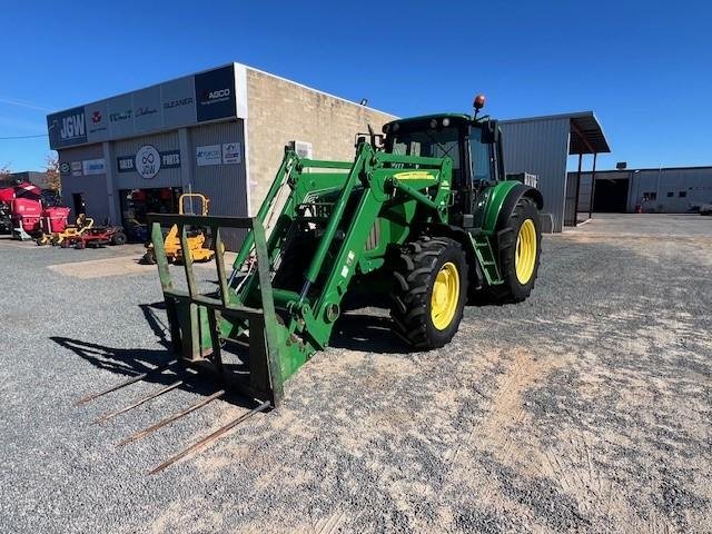 2005 TRACTOR John Deere 6520