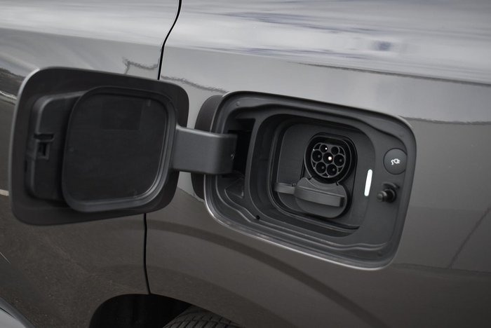 2025 Volvo EX90 Plus Twin Motor