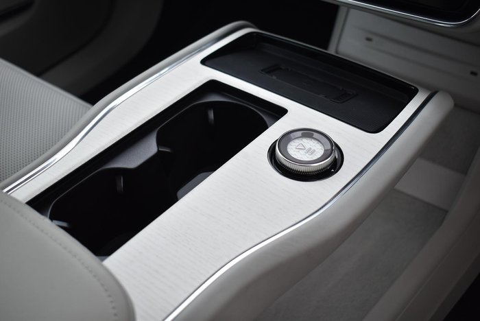 2025 Volvo EX90 Plus Twin Motor