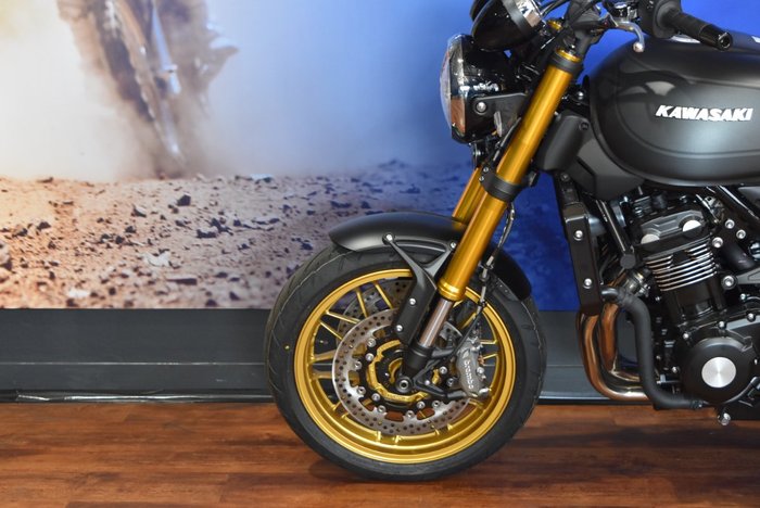 2025 Kawasaki Z900RS SE