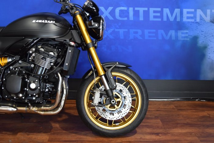 2025 Kawasaki Z900RS SE