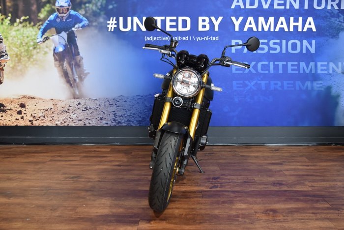 2025 Kawasaki Z900RS SE