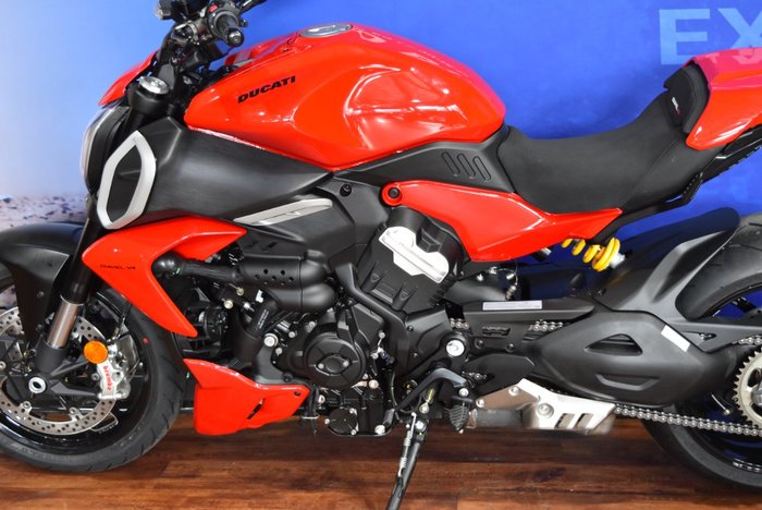 2025 Ducati 2025 Ducati 1000CC DIAVEL V4 Red