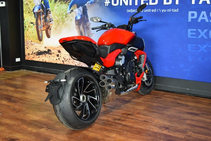 2025 Ducati 2025 Ducati 1000CC DIAVEL V4 Red