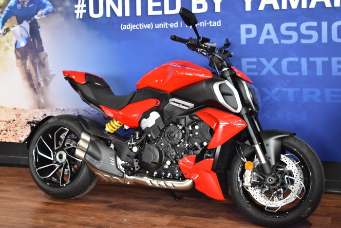 2025 Ducati 2025 Ducati 1000CC DIAVEL V4 Red