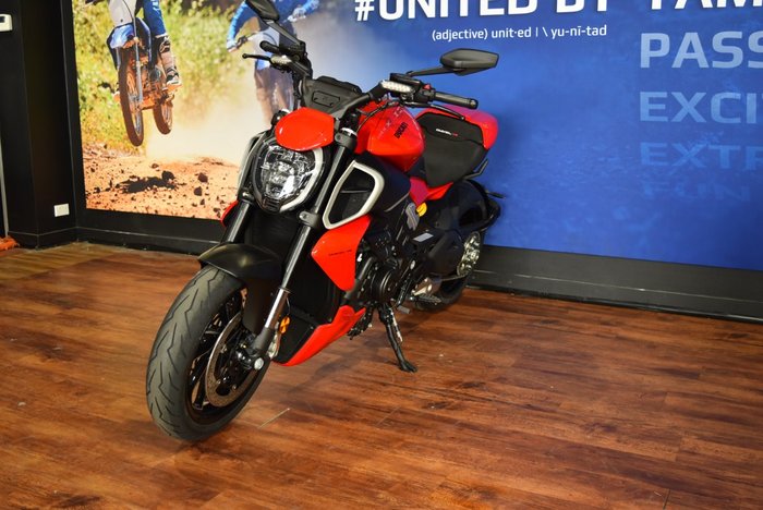 2025 Ducati 2025 Ducati 1000CC DIAVEL V4 Red