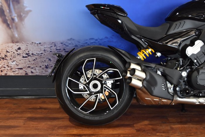 2025 Ducati 2025 Ducati 1000CC DIAVEL V4 Black