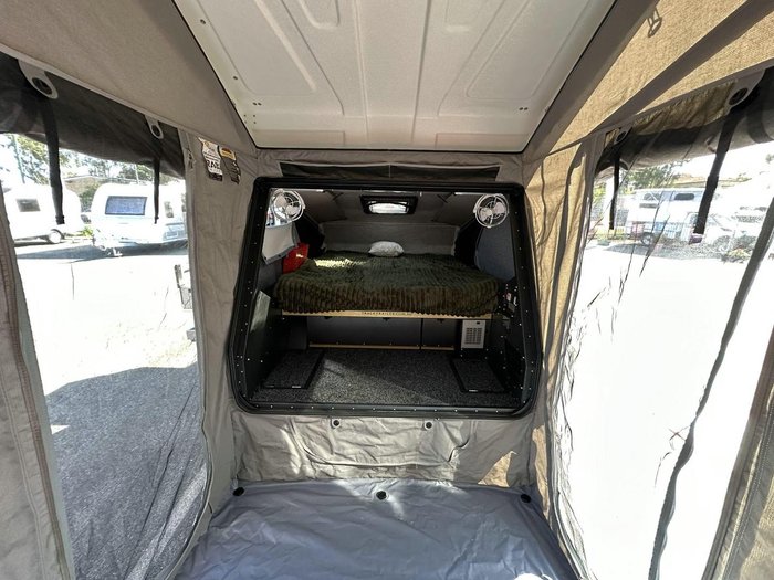 2025 Track Trailer Lightning