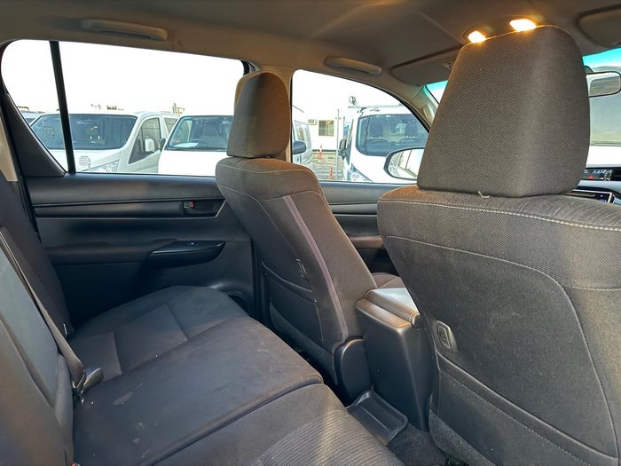 2017 Toyota Hilux SR