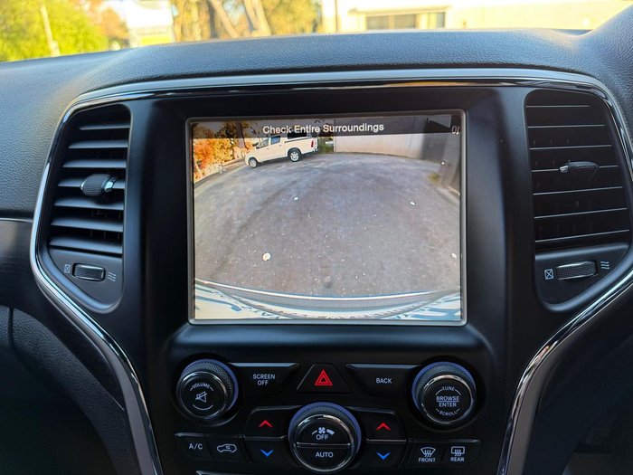 2014 Jeep Grand Cherokee Laredo WK MY14 4X4 Dual Range Billet Silver