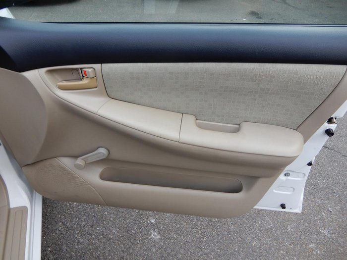 2004 Toyota Corolla Ascent ZZE122R Glacier White