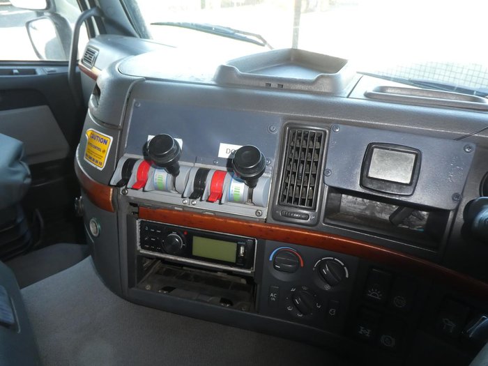 2008 Volvo Fm480 WHITE