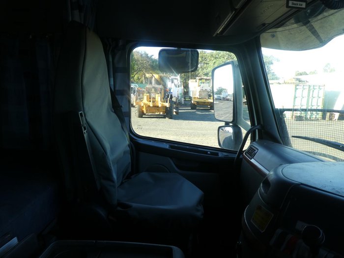 2008 Volvo Fm480 WHITE