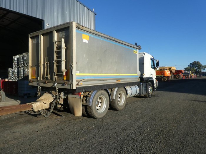 2008 Volvo Fm480 WHITE
