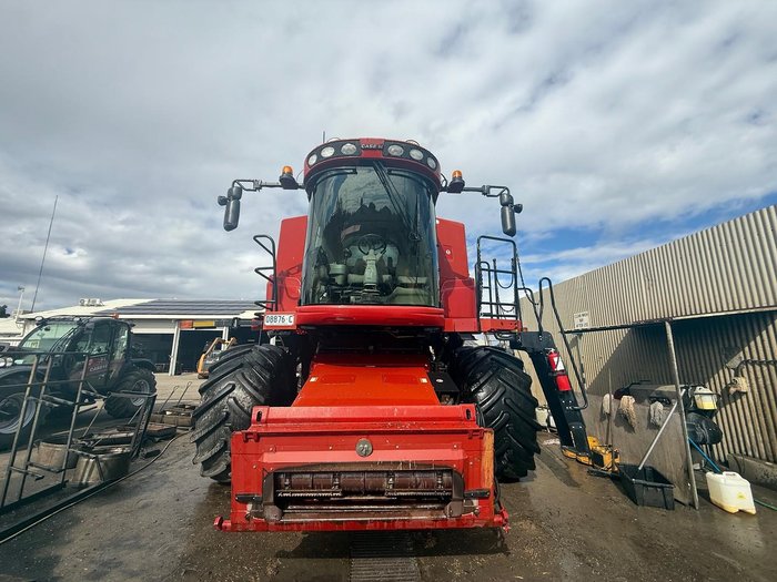 2010 CASE IH 7120 red
