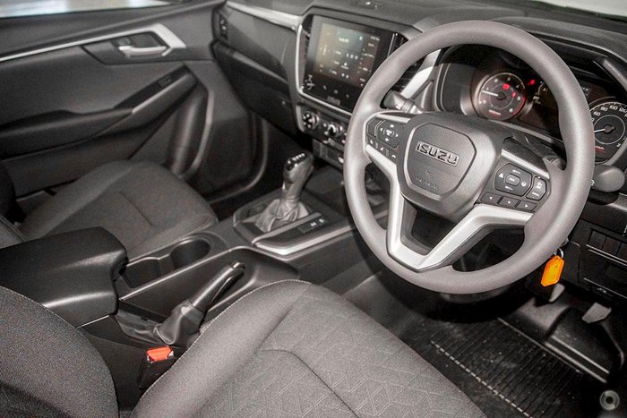 2025 Isuzu D-MAX LS-M