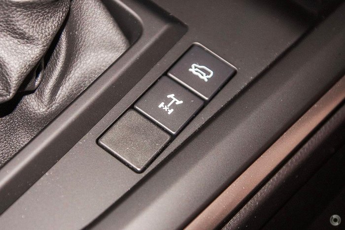 2025 Isuzu D-MAX LS-M