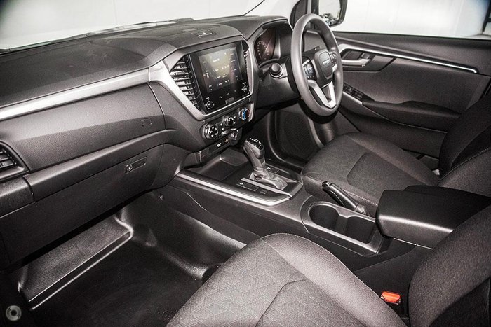 2025 Isuzu D-MAX LS-M