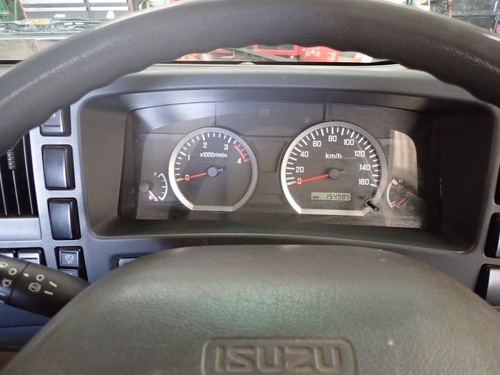 2015 ISUZU NPR 400 WHITE