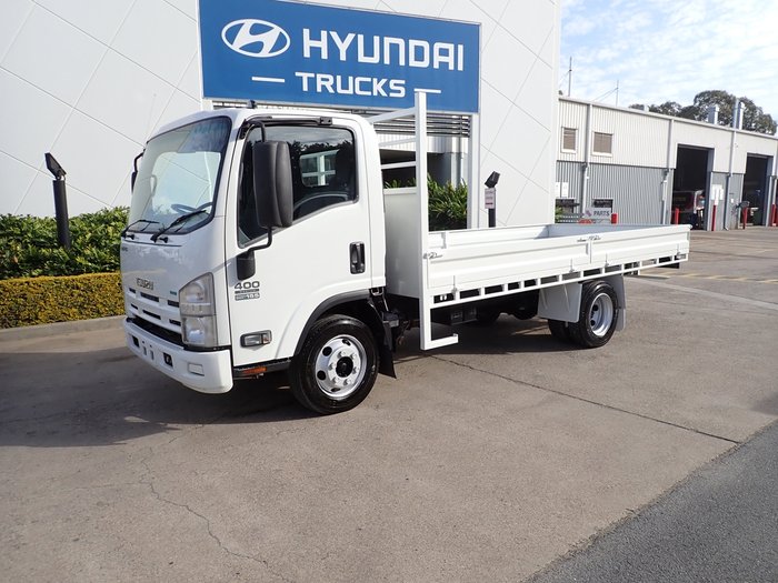 2015 ISUZU NPR 400 WHITE