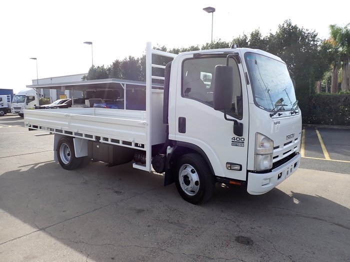 2015 ISUZU NPR 400 WHITE