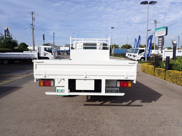 2015 ISUZU NPR 400 WHITE