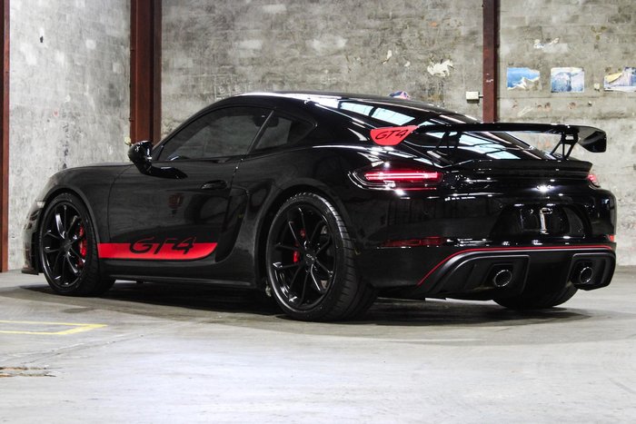 2021 Porsche 718 Cayman GT4