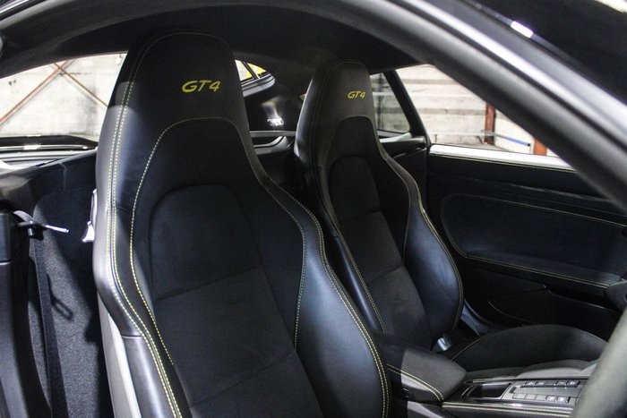 2021 Porsche 718 Cayman GT4