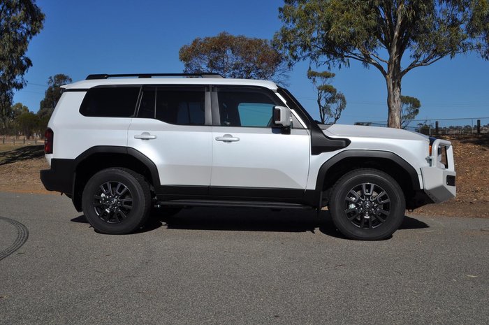 2024 Toyota Landcruiser Prado GXL