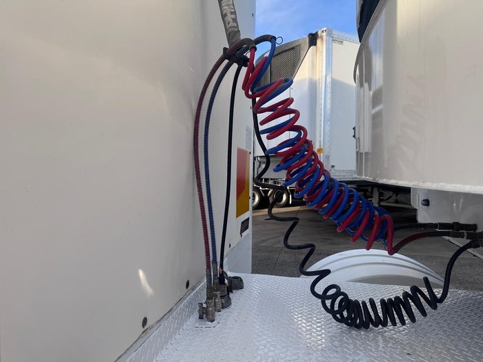 2006 TopStart/MaxiTrans St3 34 Pallet Drop On Double Drop Deck Fridge Mezzanine