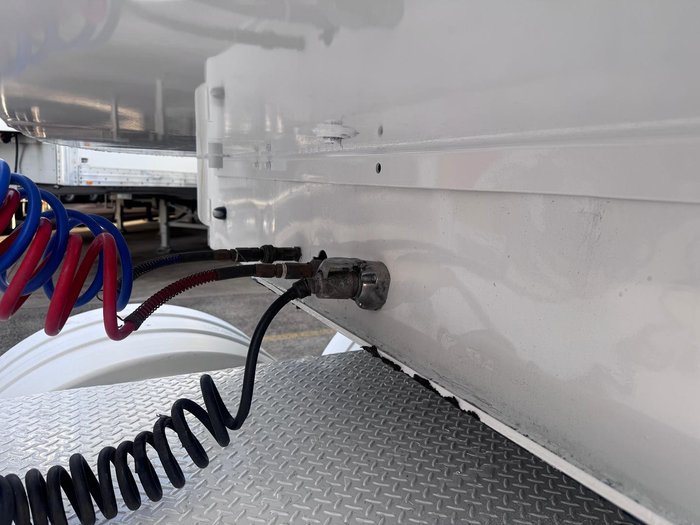 2006 TopStart/MaxiTrans St3 34 Pallet Drop On Double Drop Deck Fridge Mezzanine