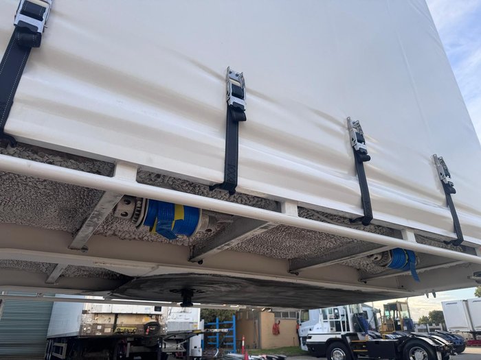 2006 TopStart/MaxiTrans St3 34 Pallet Drop On Double Drop Deck Fridge Mezzanine