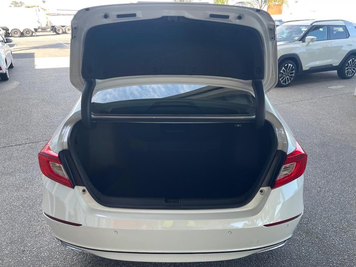 2022 Honda Accord VTi-LX