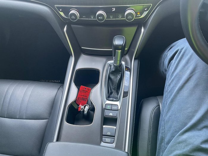 2022 Honda Accord VTi-LX