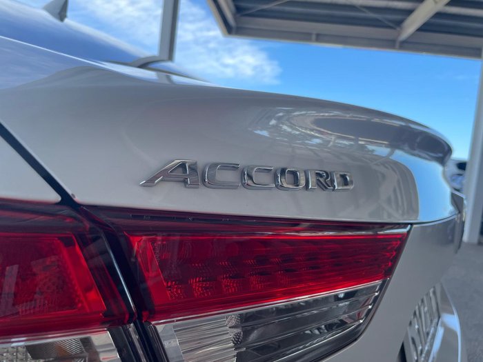 2022 Honda Accord VTi-LX