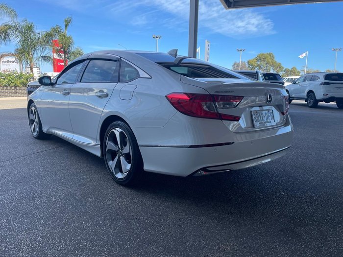 2022 Honda Accord VTi-LX