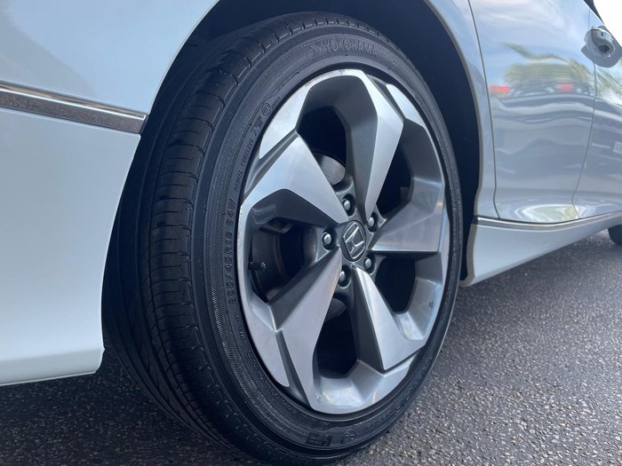 2022 Honda Accord VTi-LX