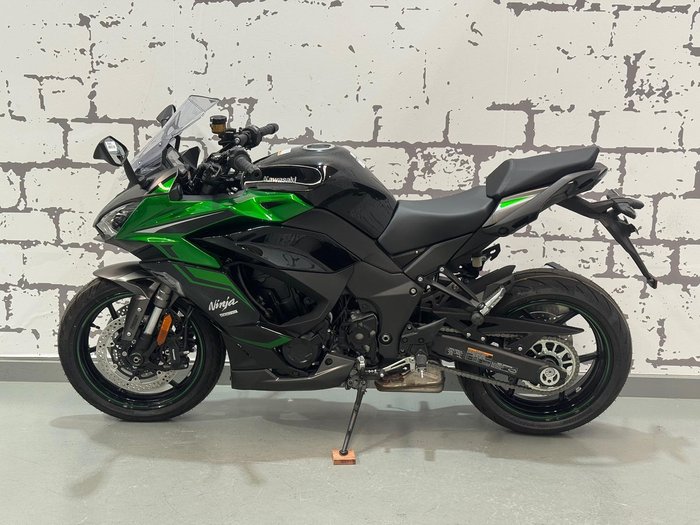 2024 Kawasaki Ninja 1000SX Ninja Green