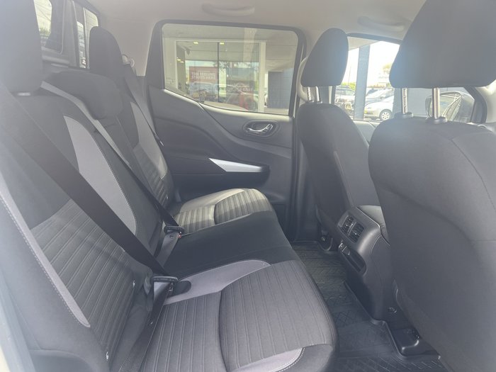 2024 Nissan Navara ST