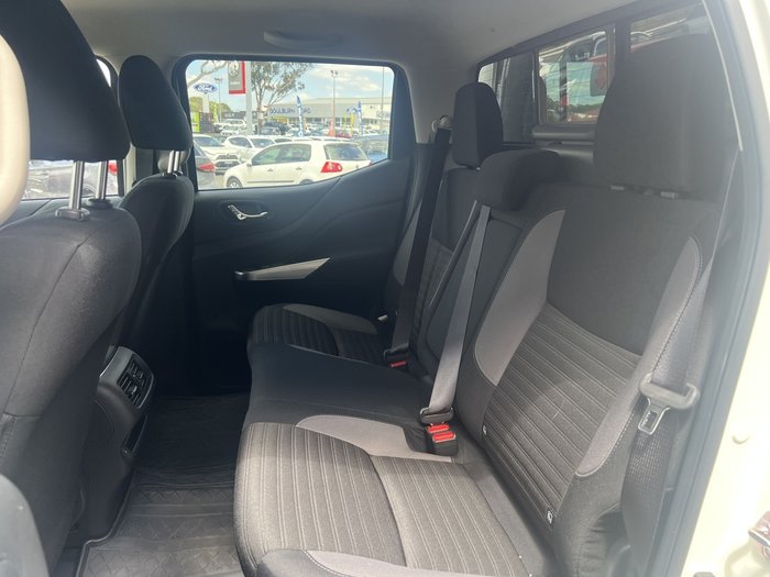 2024 Nissan Navara ST