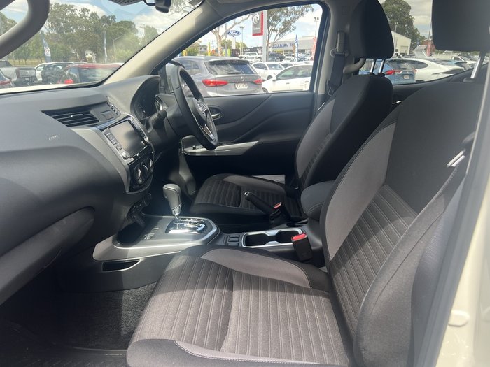 2024 Nissan Navara ST