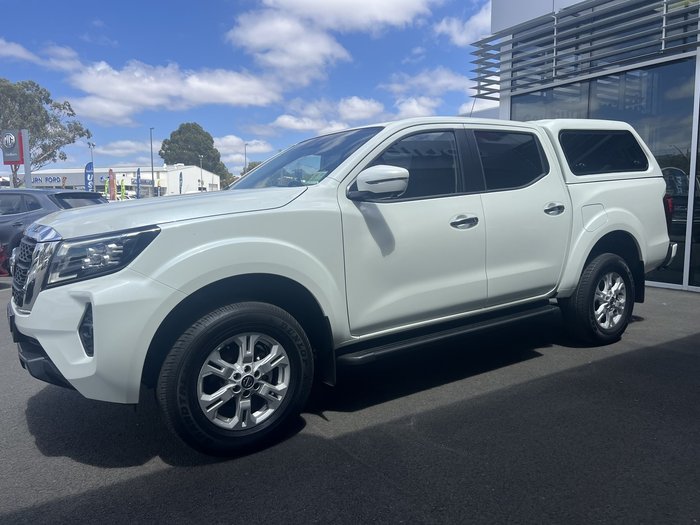2024 Nissan Navara ST