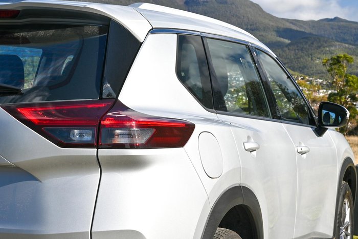 2024 Nissan X-TRAIL ST