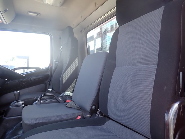 2018 HINO FC 4J WHITE